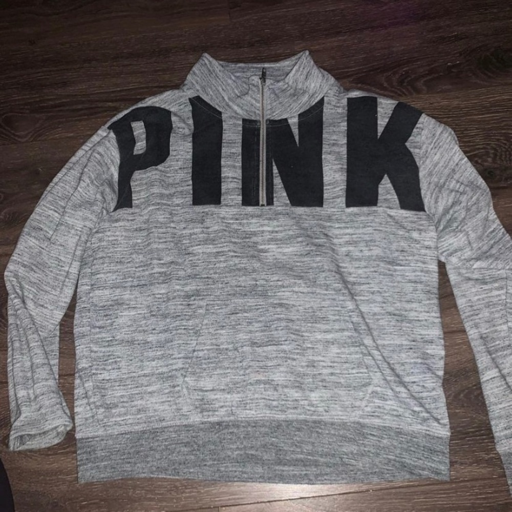 VS pink pullover